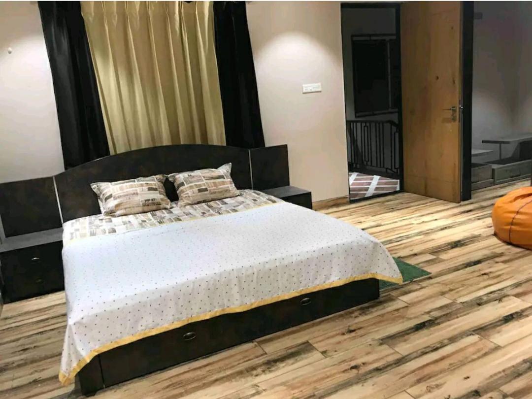 Entire Craftsman House With 2 Bedrooms Kitchen And More Rāipur Eksteriør billede